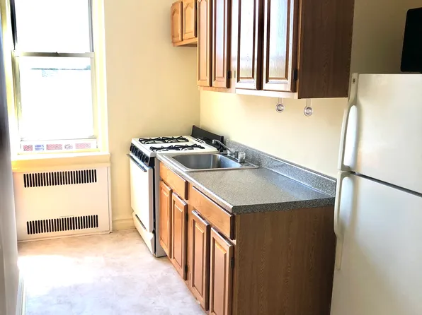 1900 Quentin Road image 11 of 17