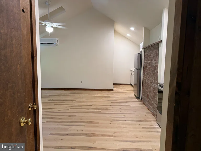1600 Sunset Ln — Photo 2