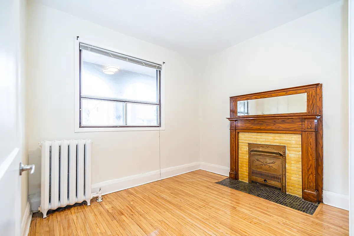 Building Photo - 150A Palmerston Ave #A