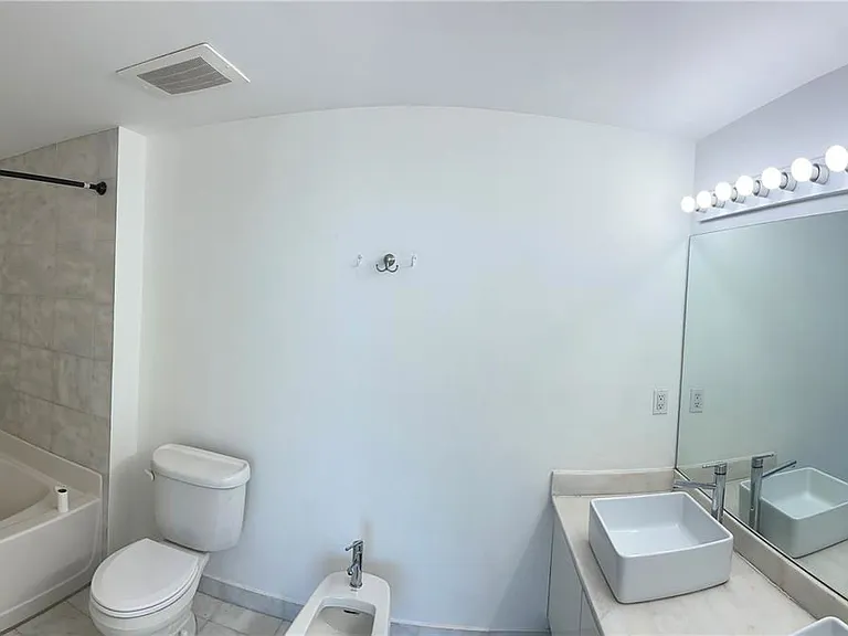 601 NE 36th St #706 — Photo 8