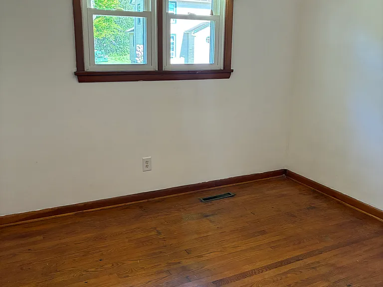 350 S 7th St — Photo 5