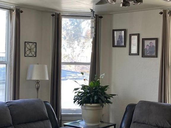 5th image of 440 Galisteo Ave