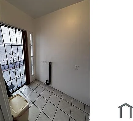 1850 S Curson Ave #1850 — Photo 7
