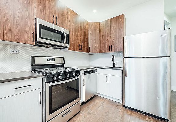 2nd image of 13 Palmetto St #10