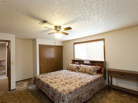 Lower level bedroom
