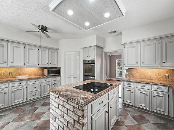 3rd image of 15307 Sierra Pines Ct