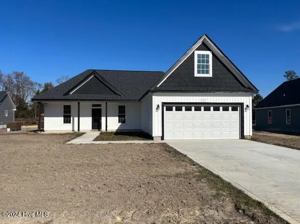 209 Deer Haven Drive, Richlands, NC 28574