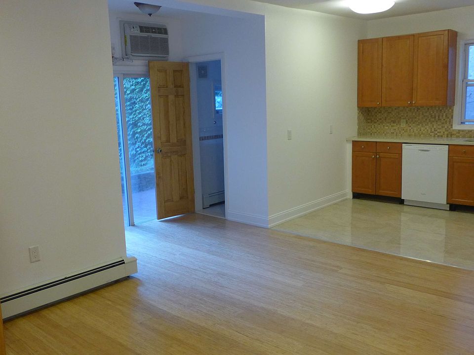 1st image of 304 12th St APT 1