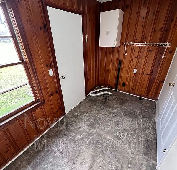 115 Elm St — Photo 5