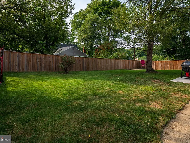 3710 Ivy Hill Ln — Photo 22