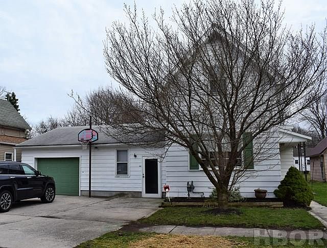 1st image of 133 Nichols St