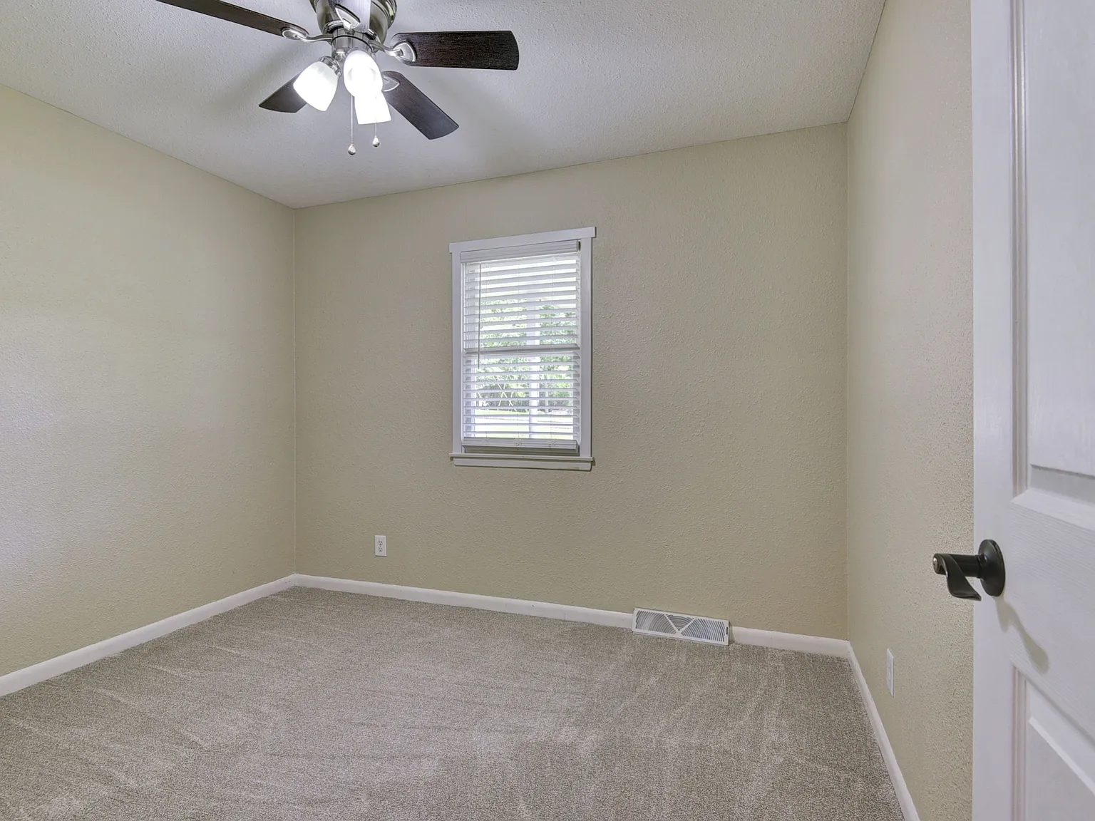 1137 West Main Street - 1 — Photo 4