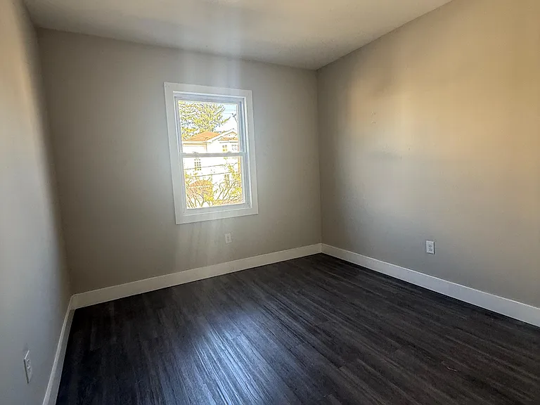 494 S 18th St #3F — Photo 6