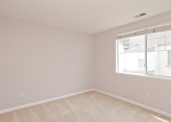 5th image of 590 Blackwood Trl