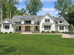 16 Gate Rd, Head Of The Harbor, NY 11780