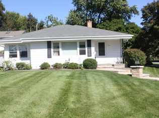1119 E Illinois St, Wheaton, IL