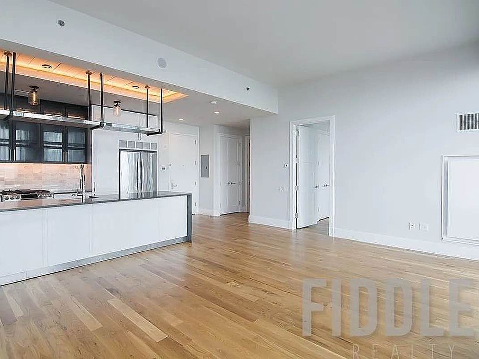1st image of 4441 Purves St #406
