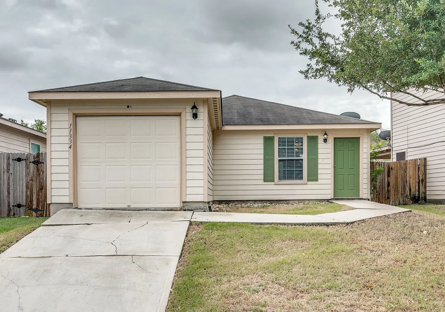 Charming 2- Bedroom in Canyon Crossing — Photo 1