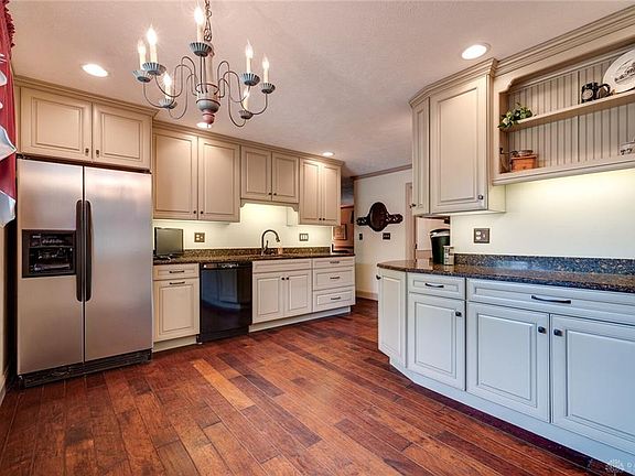 5th image of 1870 Highland Meadows Dr
