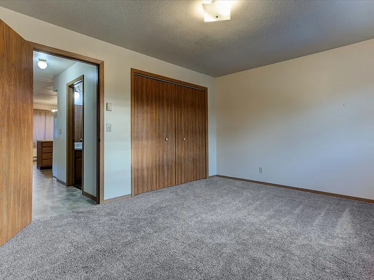 715 Terrill Rd — Photo 11