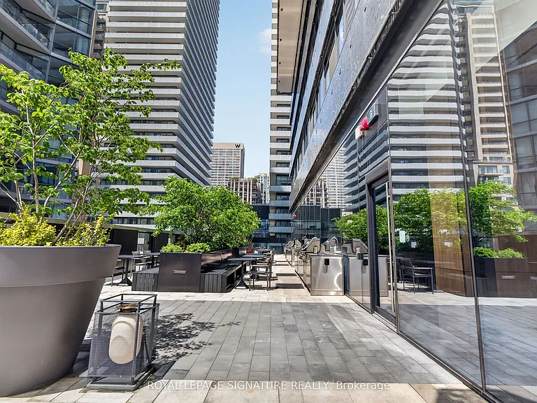 55 Charles St E #4303 — Photo 35