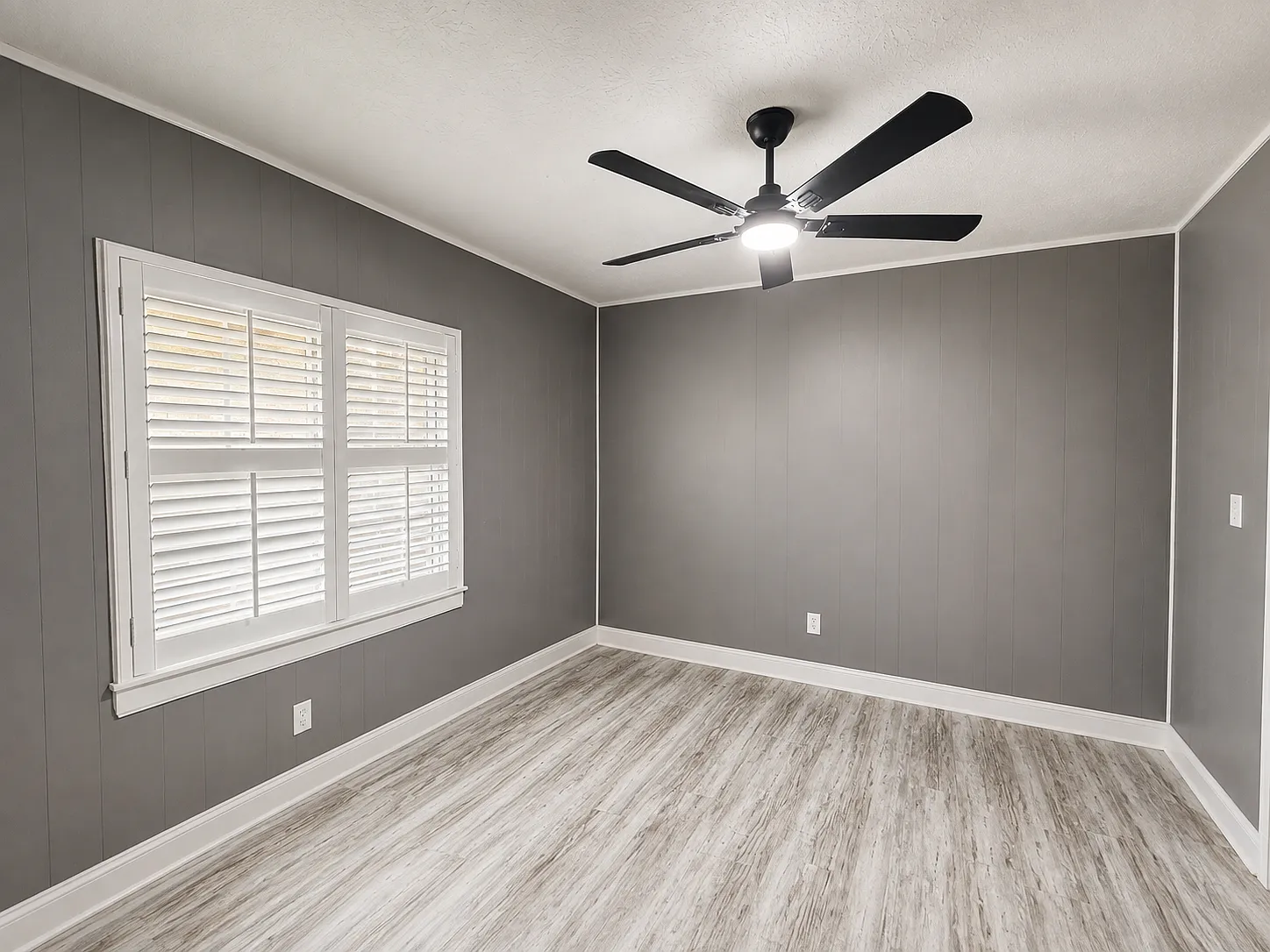 Spacious Orange Park Home with a Large Yard — Photo 3