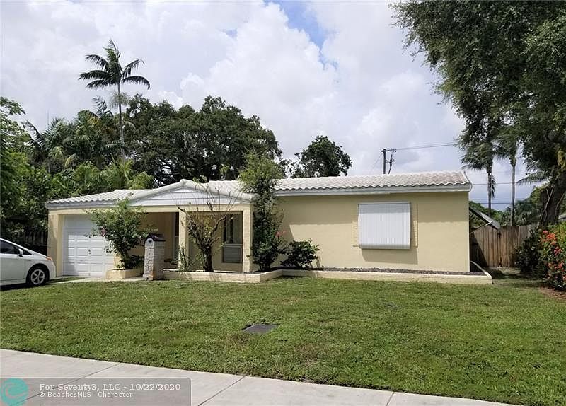 1st image of 829 SW 20th St