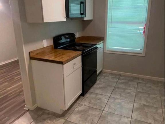 4th image of 7202 Hummingbird Ln