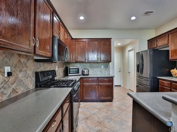 425 S Meadowbrook Dr, San Diego, CA 92114