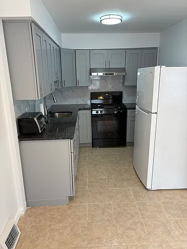 763 Sanford St #2 Photo 1
