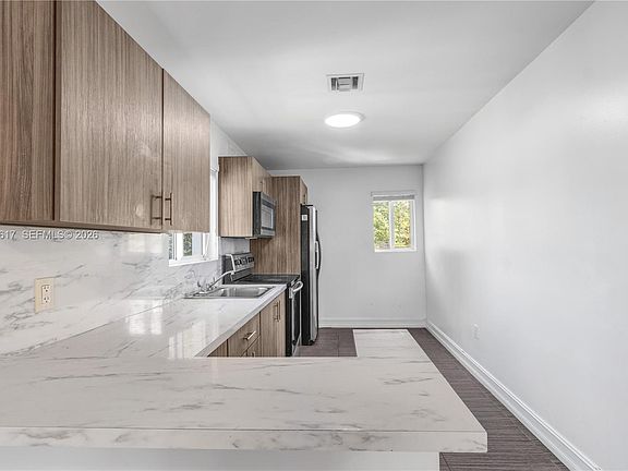 4th image of 2132 NW 47th St