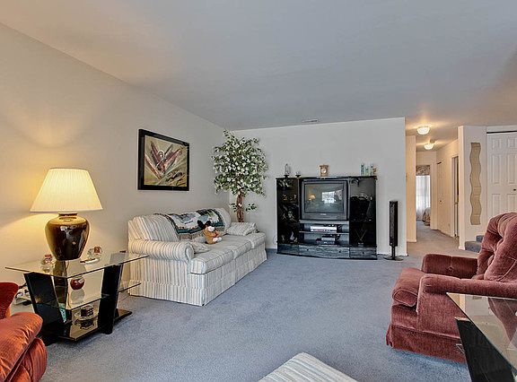 5th image of 1295 Streamwood Ln #301