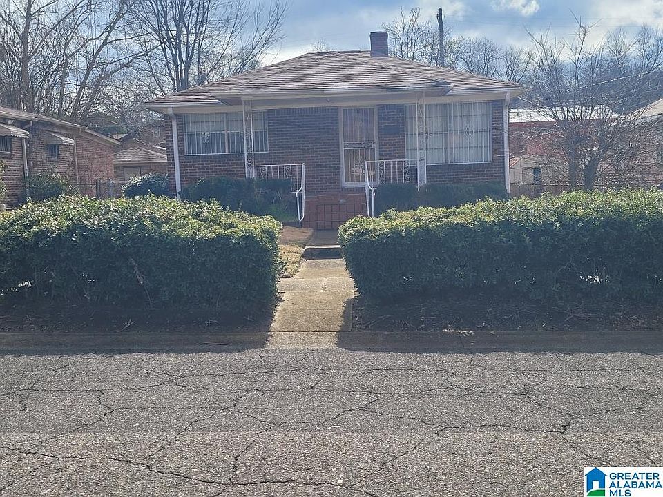 2nd image of 39 15th Ave W