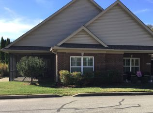 3902 Bluestem Ln, Louisville, KY 40218