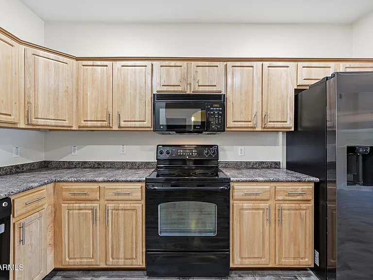 920 E Devonshire Ave #2027 — Photo 8