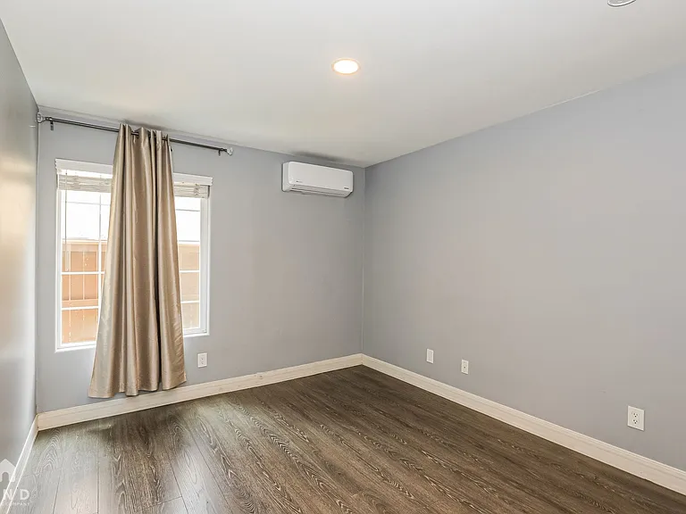 5252 Balboa Arms Dr #179 — Photo 11