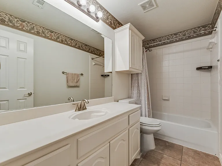 1706 Humbolt Dr — Photo 14