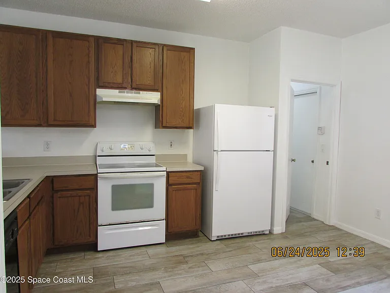 4192 Collinwood Dr — Photo 32