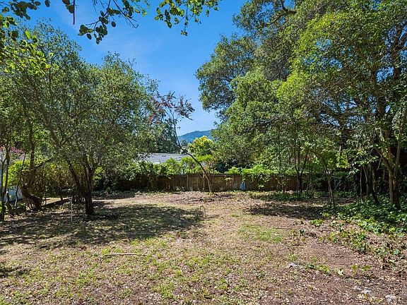 3rd image of 15 La Cuesta Drive