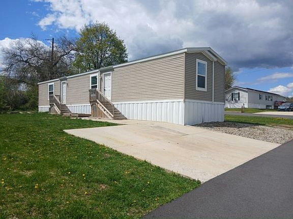 2nd image of 5622 Evergreen St #522