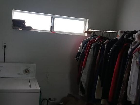 3rd image of 2423 Taylor St