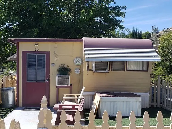224 Cypress Ln Space 32, Wofford Heights, CA 93285