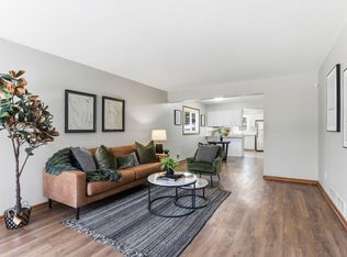 936 Jefferson Ave, Saint Paul, MN 55102