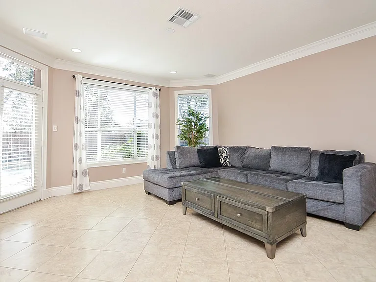 5835 Stratford Gardens Dr — Photo 11