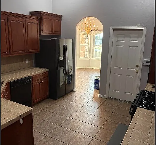 2913 N Fern Ct W — Photo 2