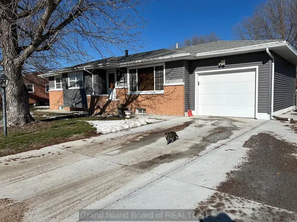 111 S Villa Mar Dee Ave, Grand Island, NE 68801