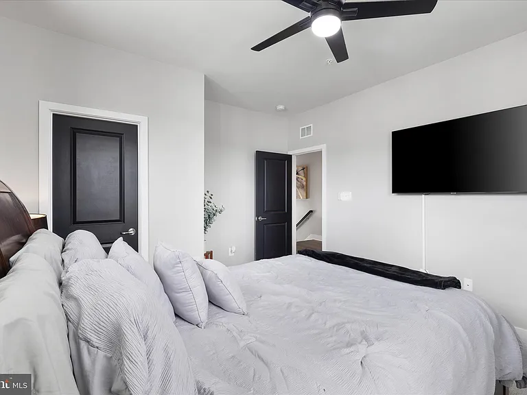 5680 Lewis Carroll Dr — Photo 30