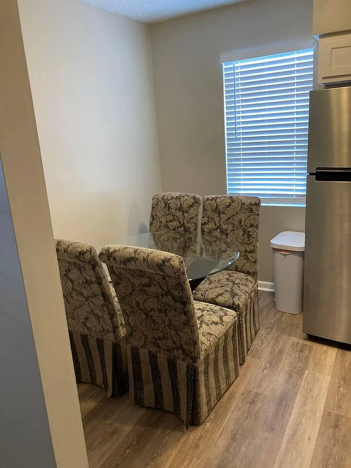 2 bed, 800 sqft, $925 — Photo 4