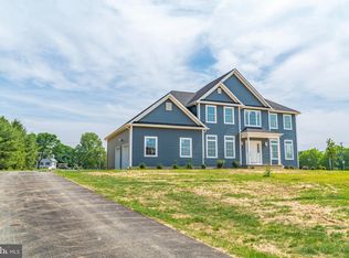 4 Nicole Ct, Hamilton, NJ 08620