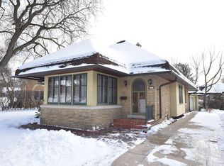 6327 Upper Pkwy N, Wauwatosa, WI 53213